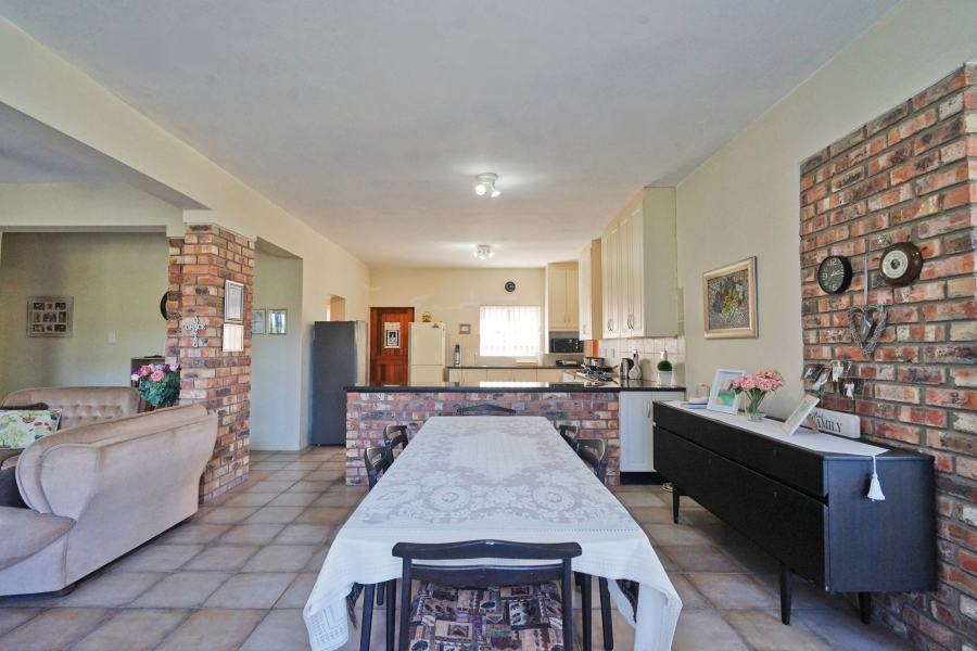 5 Bedroom Property for Sale in Seavale Eastern Cape